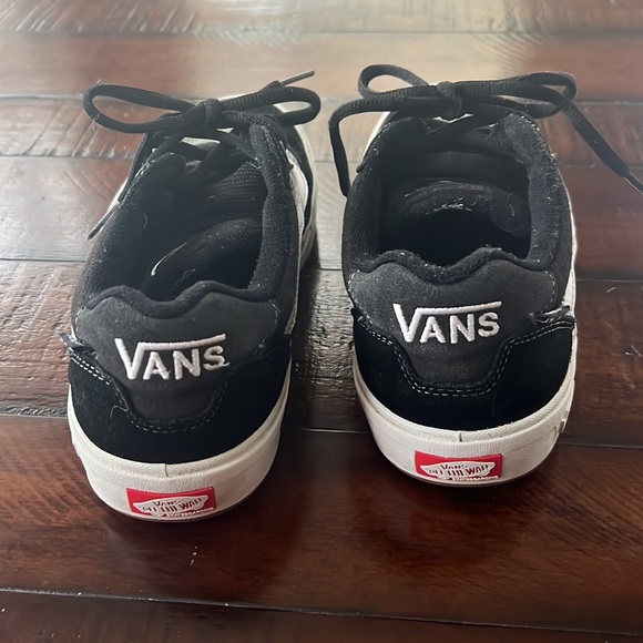 Vans Skateboarding Shoe - Picture 5 of 9